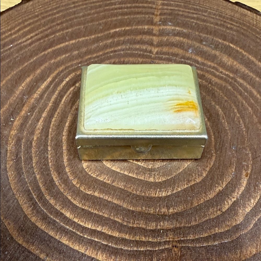 Elegant Vintage Italian Gold and Green Onyx Marble Pill Box